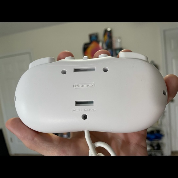 Nintendo Wii Classic Controller - Picture 2 of 4